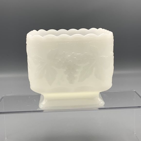 Vtg Milk Glass Footed Pedestal Candy Square Bowl Planter Grape Leaf Grannycore - Picture 2 of 8